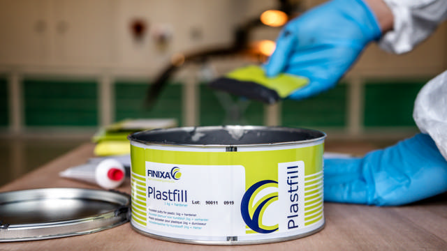 GAP 70 - Plastfill-Polyester putty for plastic- 1 kg + hardener