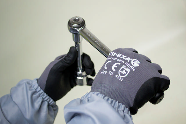 GLMB 08 - Microfoam nitrile gloves - M 12 pairs